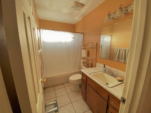 1510 W Thomas Avenue, Fresno, CA 93728