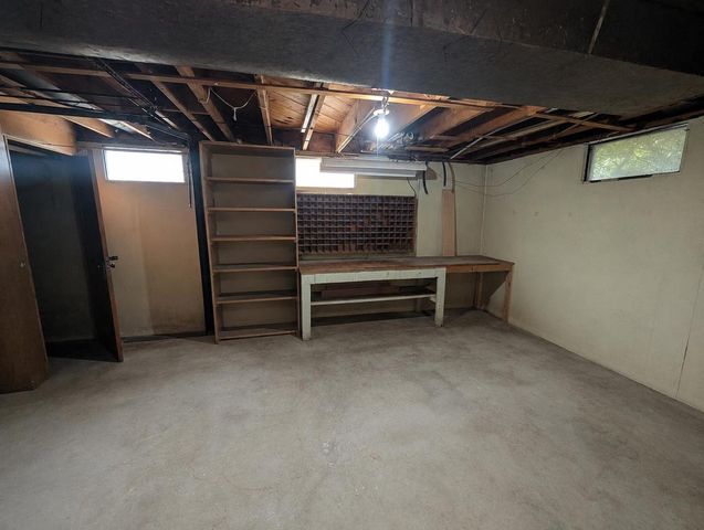 736 W 8TH AVENUE, Oshkosh, WI 54902
