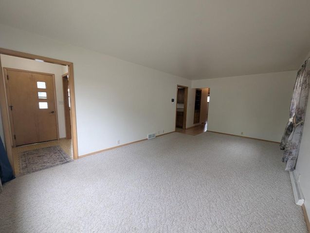 736 W 8TH AVENUE, Oshkosh, WI 54902