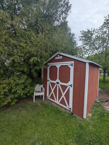 736 W 8TH AVENUE, Oshkosh, WI 54902