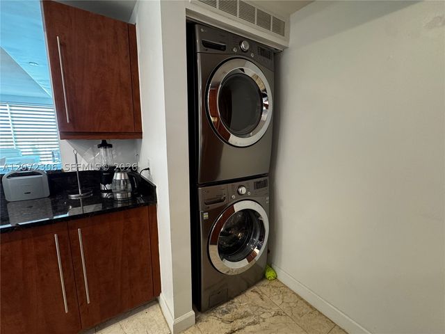 7350 SW 89th St 1809S, Miami, FL 33156