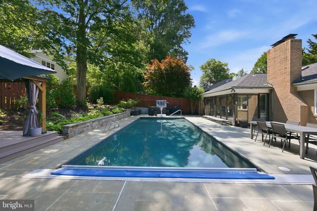 3008 DOGWOOD ST NW, Washington, DC 20015