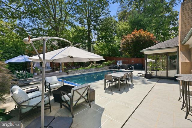 3008 DOGWOOD ST NW, Washington, DC 20015