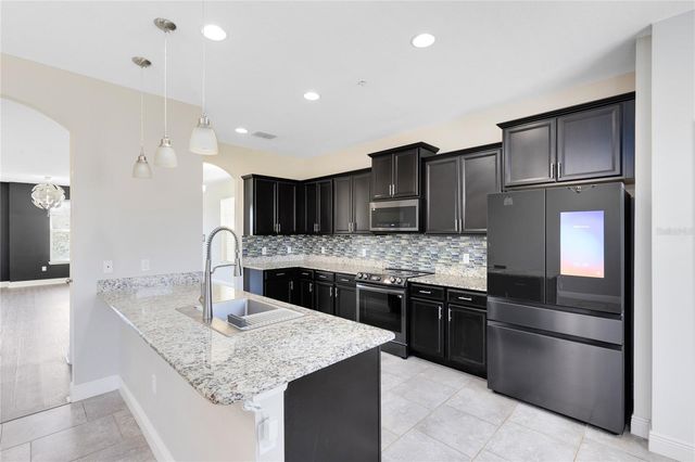 10033 TOWN LAKE DR, Orlando, FL 32832