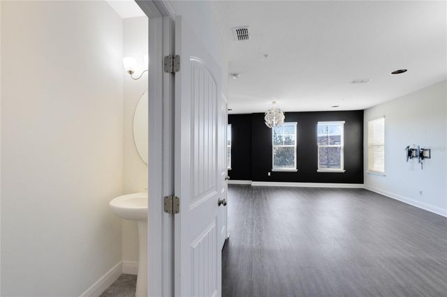 10033 TOWN LAKE DR, Orlando, FL 32832