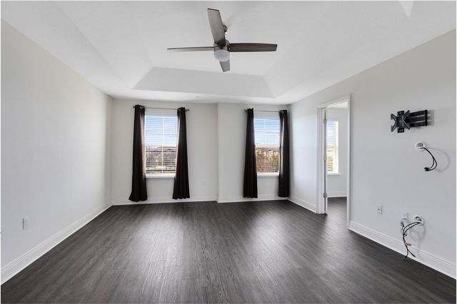 10033 TOWN LAKE DR, Orlando, FL 32832