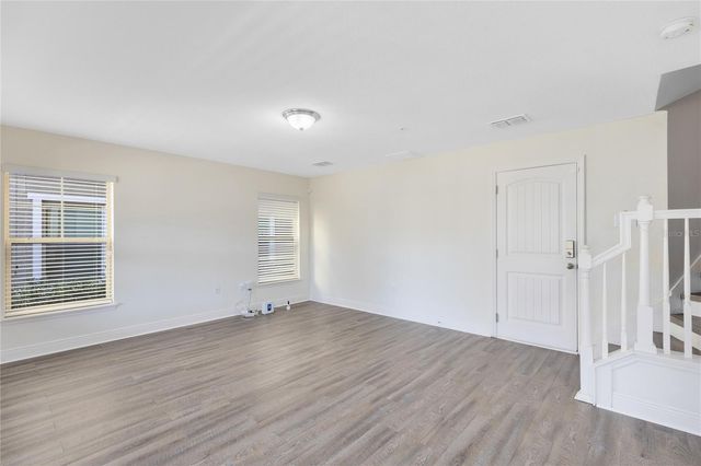 10033 TOWN LAKE DR, Orlando, FL 32832