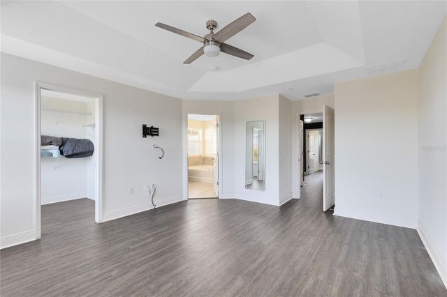 10033 TOWN LAKE DR, Orlando, FL 32832