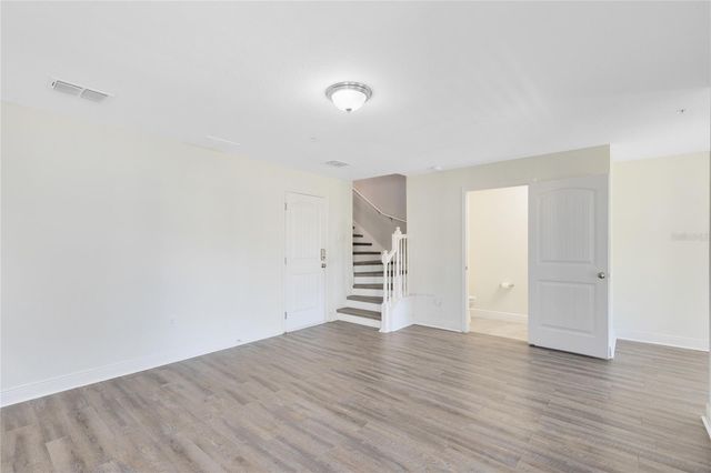 10033 TOWN LAKE DR, Orlando, FL 32832