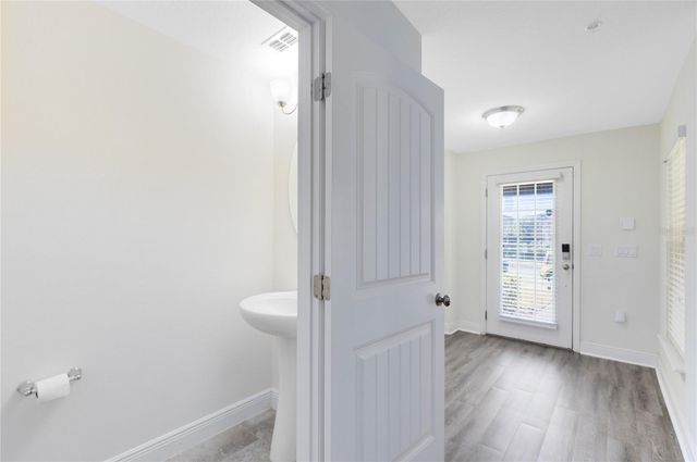 10033 TOWN LAKE DR, Orlando, FL 32832