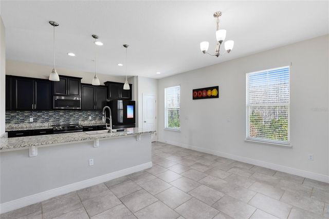 10033 TOWN LAKE DR, Orlando, FL 32832