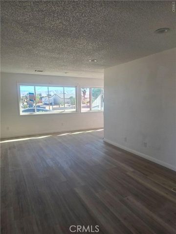 11742 Jacaranda Avenue, Hesperia, CA 92345