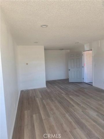 11742 Jacaranda Avenue, Hesperia, CA 92345