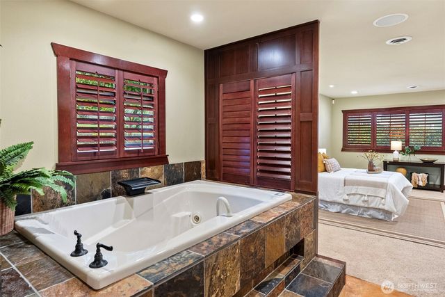 6916 Soundview Drive, Gig Harbor, WA 98335