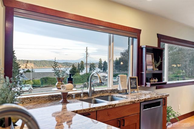 6916 Soundview Drive, Gig Harbor, WA 98335