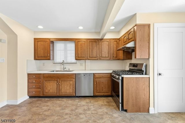 110 Oak Ln, Cranford Twp., NJ 07016