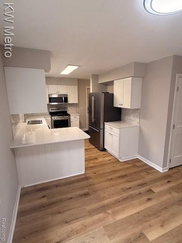 510 E Golden Pond Road, Midland, MI 48642