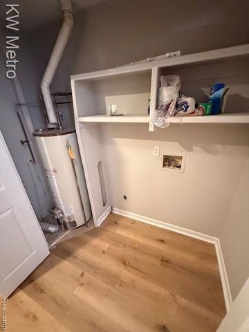 510 E Golden Pond Road, Midland, MI 48642