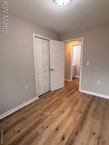 510 E Golden Pond Road, Midland, MI 48642