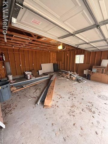 510 E Golden Pond Road, Midland, MI 48642