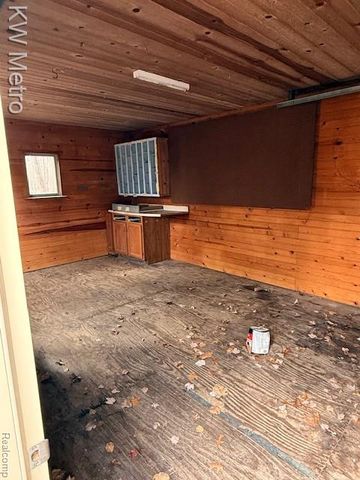 510 E Golden Pond Road, Midland, MI 48642