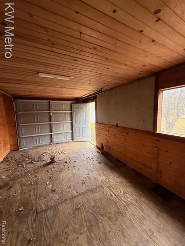 510 E Golden Pond Road, Midland, MI 48642