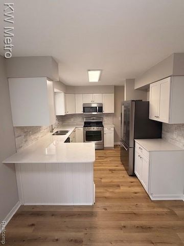 510 E Golden Pond Road, Midland, MI 48642