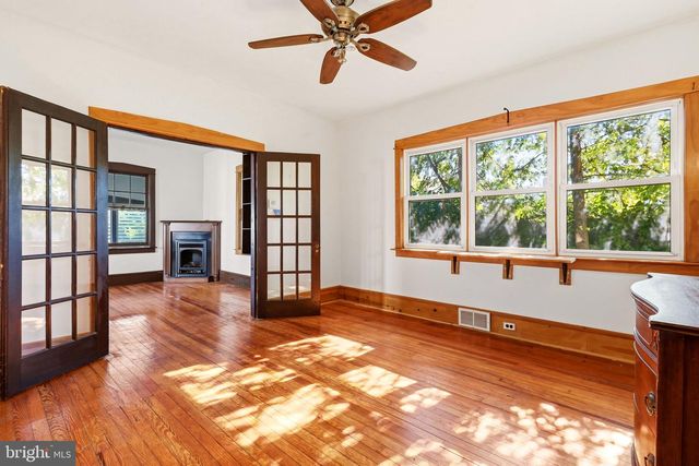 88 MANOR AVE, Oaklyn, NJ 08107