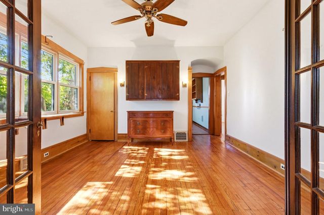 88 MANOR AVE, Oaklyn, NJ 08107