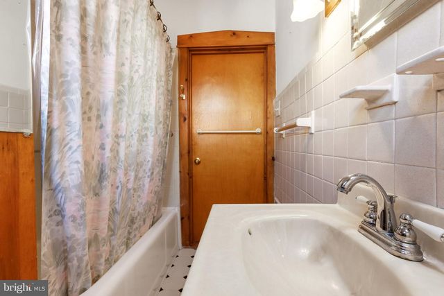 88 MANOR AVE, Oaklyn, NJ 08107