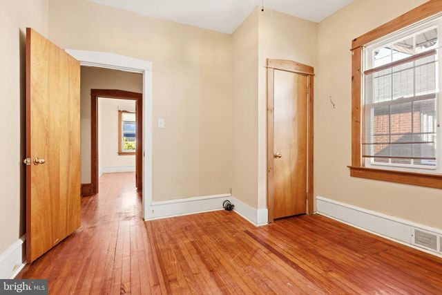 88 MANOR AVE, Oaklyn, NJ 08107