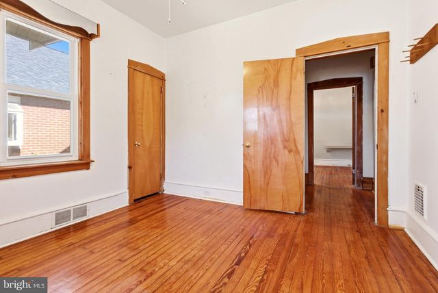 88 MANOR AVE, Oaklyn, NJ 08107