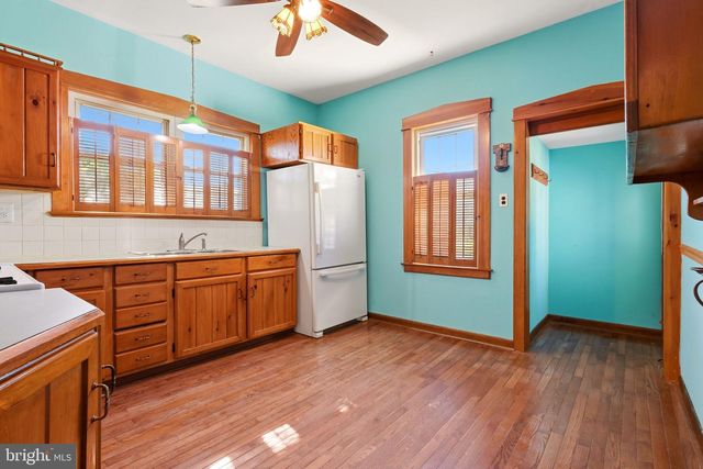 88 MANOR AVE, Oaklyn, NJ 08107
