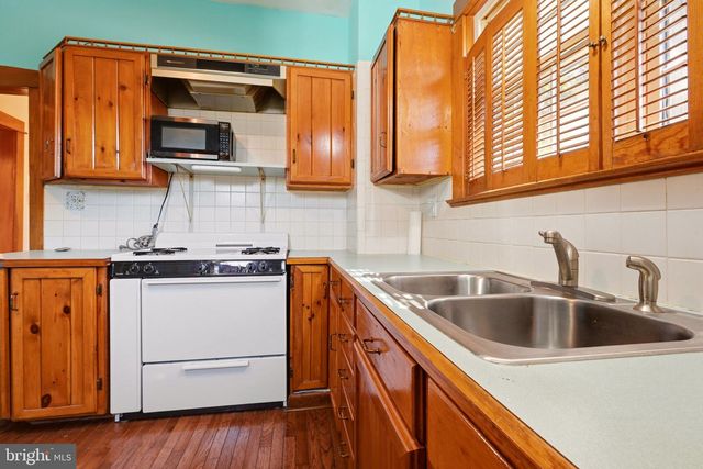 88 MANOR AVE, Oaklyn, NJ 08107