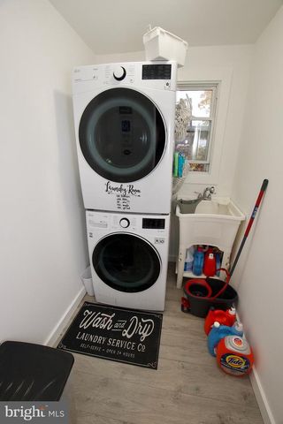 907 BATH RD, Bristol, PA 19007