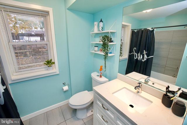 907 BATH RD, Bristol, PA 19007