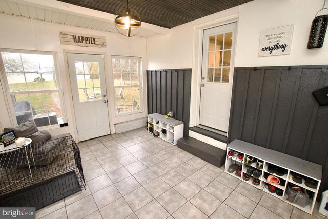 907 BATH RD, Bristol, PA 19007