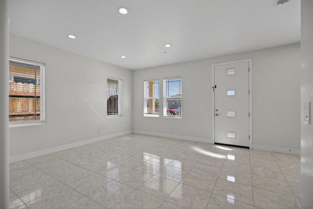 5960 Cortes Ct, Sacramento, CA 95824