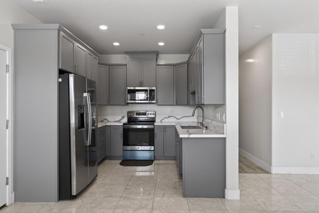 5960 Cortes Ct, Sacramento, CA 95824