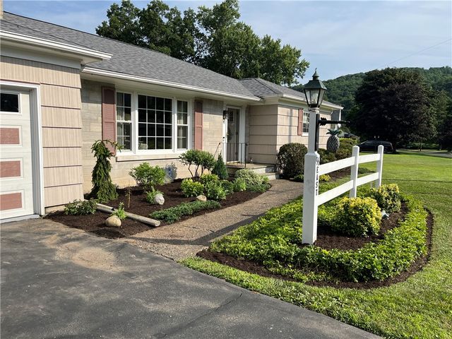 96 Greenridge Drive East, Elmira, NY 14905