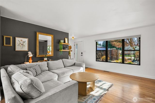 9619 224th Street SW, Edmonds, WA 98020