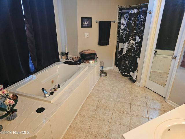 113 Breezewood Drive H, Greenville, NC 27858