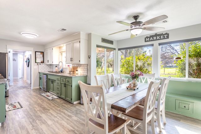 8567 Winona Way, Redding, CA 96002