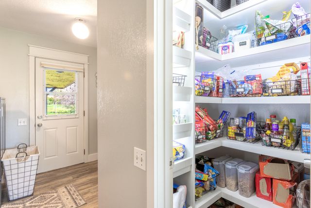 8567 Winona Way, Redding, CA 96002