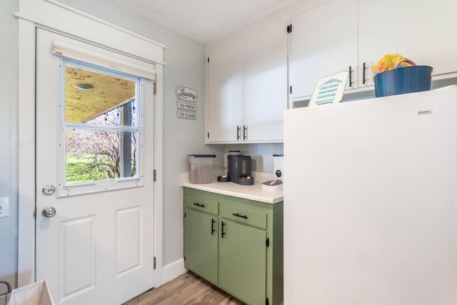 8567 Winona Way, Redding, CA 96002