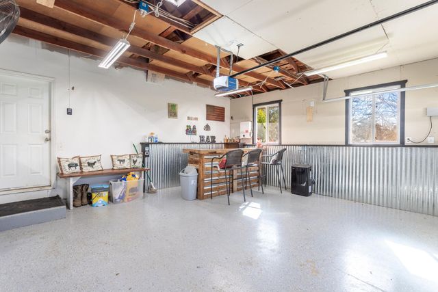 8567 Winona Way, Redding, CA 96002