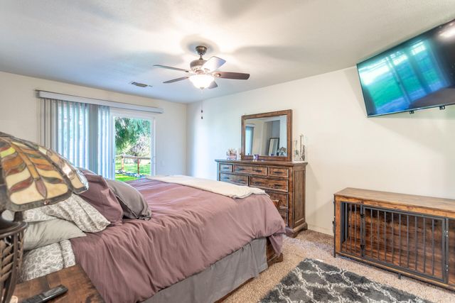 8567 Winona Way, Redding, CA 96002