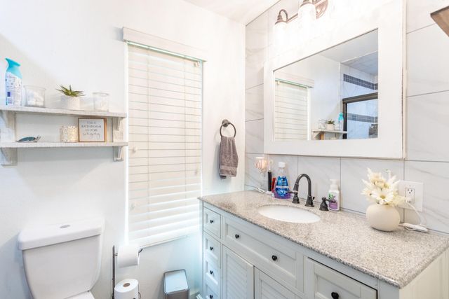 8567 Winona Way, Redding, CA 96002