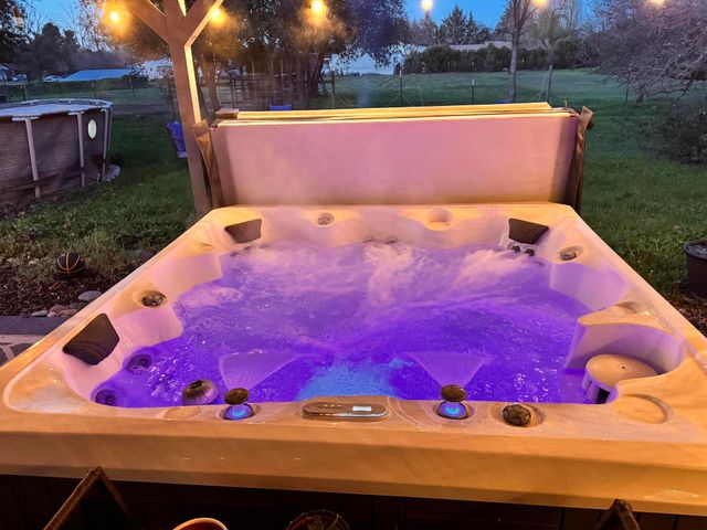 8567 Winona Way, Redding, CA 96002