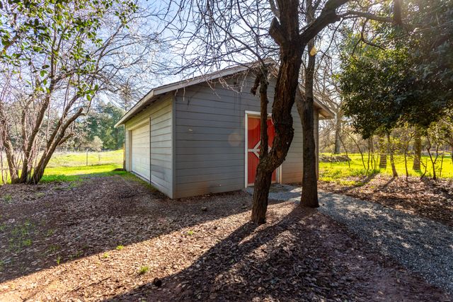 8567 Winona Way, Redding, CA 96002